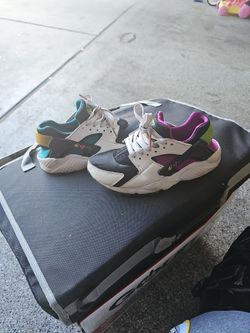 Size 4.5Y Nike Huarache