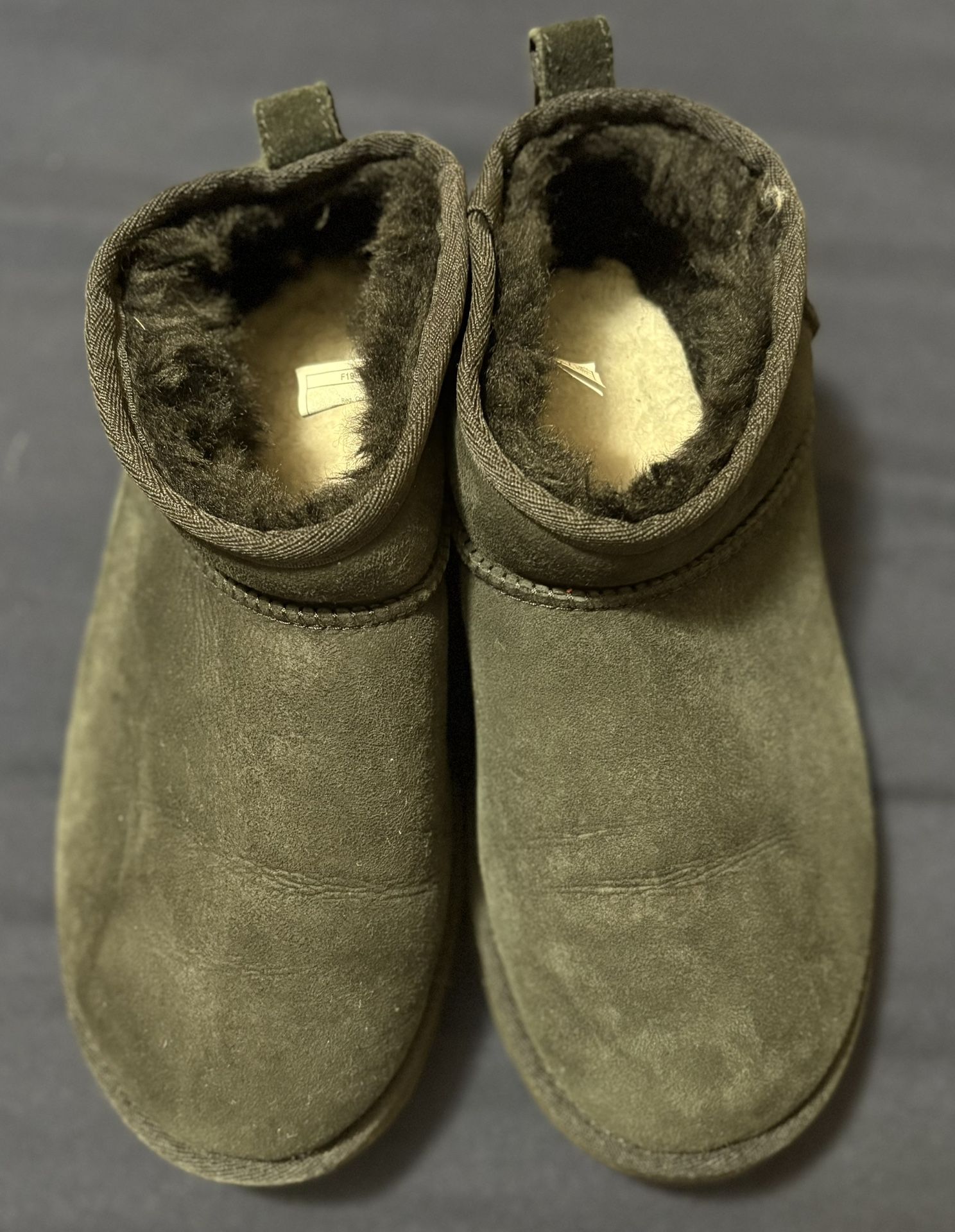  UGG classic ultra mini 