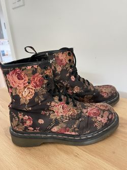 Flowered Dr. Marteen Boots