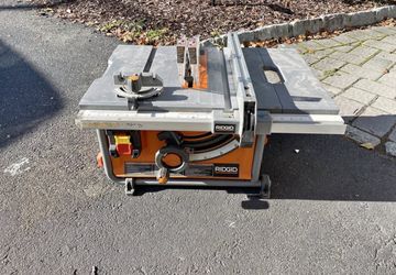RIDGID Table Saw