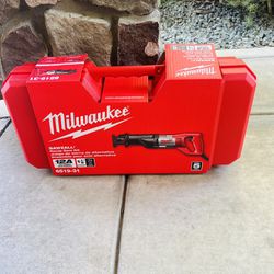 Milwaukee 6519-31 120V AC SAWZALL Reciprocating Saw Kit with Carrying Case New !!!!!