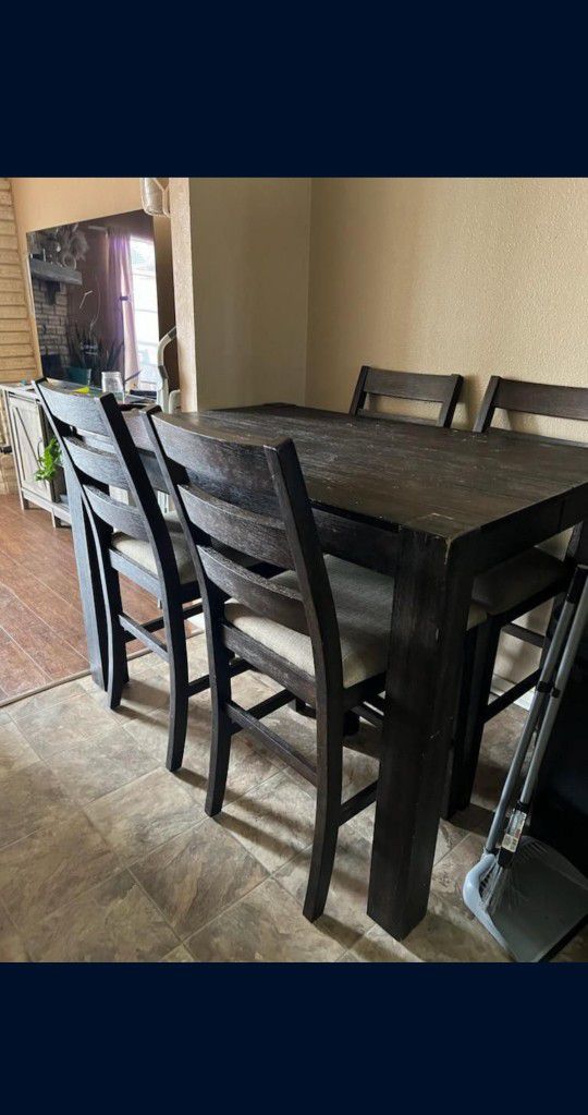 Kitchen Table With Four Chairs And Bench (Leaf Included)