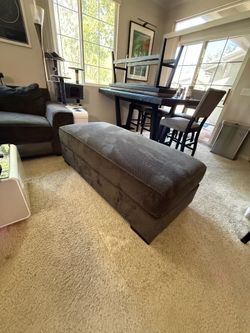 Mor furniture ottoman