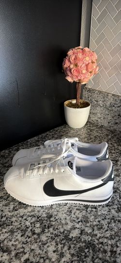 Nike Cortez sz 9 Men New