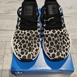 Adidas Swift Run Leopard Print Size 7.5 Womens