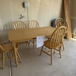 Country Kitchen table And 5 Chairs Solid Wood 