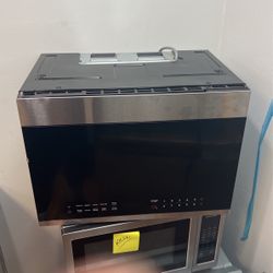 FRIGIDAIRE GALLERY MICROWAVE 24” Open Box