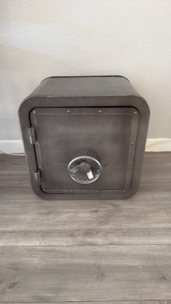 Metal cabinet