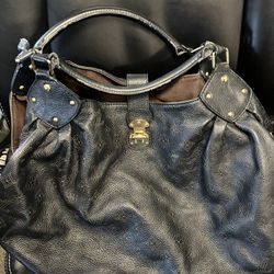 Louis Vuitton Hang Bag and Wallet. Made in France for Sale in Lynnwood, WA  - OfferUp