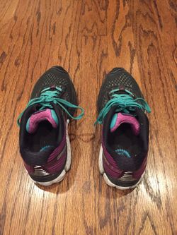 Brooks Ghost 9 shoes, size 7