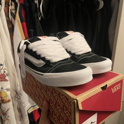 Vans Knu Skool Size 10 