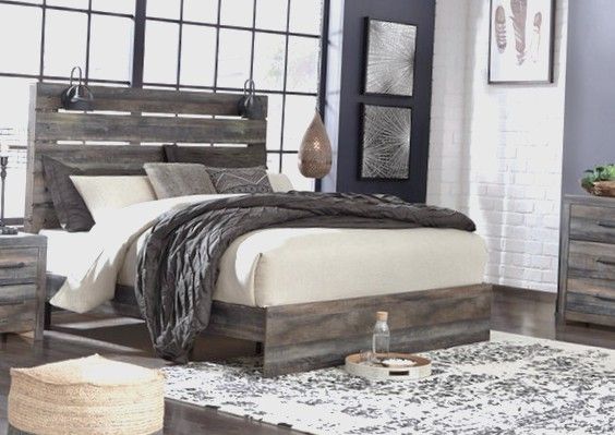 Queen Bed Set from Ashley