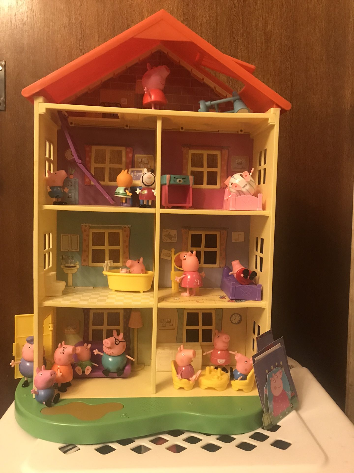 Peppa Pig House  / Extra Pigs