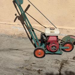 Power Trim Edger Motor Honda 2.2 Hp Runing New Carburator And Filter New Belt And Blade