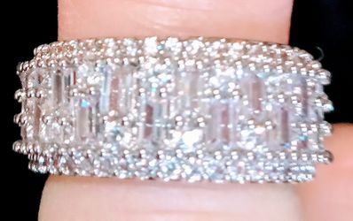 RING, DAZZLING, NEW!