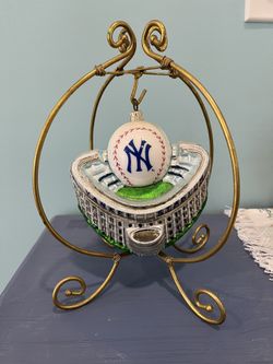 GLASS YANKEE STADIUM DECORATION
