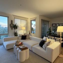 Modern Modular Cloud-Style Sectional Sofa – Cream / Off-White – Excellent Condition 