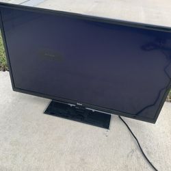 5 TVs Not Working (2)40’ And (3) 32’