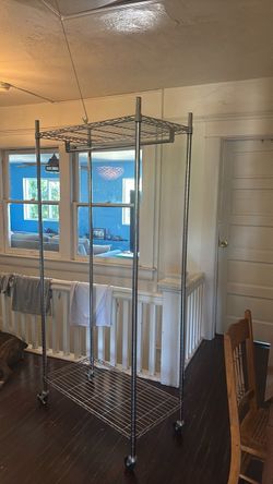 6ft Clothes rack on wheels