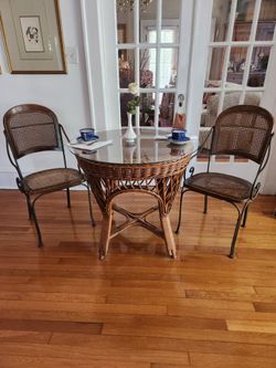 Charming Vintage Cafe table & chairs