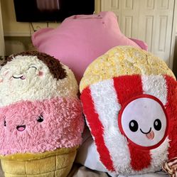 Large Plush For Sale Including Theme Park Size Ditto