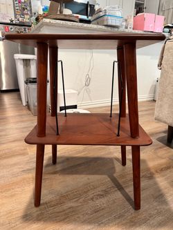 Crosley Mid-Century Record Player Stand / Vinyl Storage
