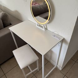 32 Inch White Vanity Desk With Light Mirror