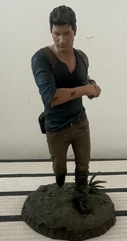 Uncharted 4 Statue
