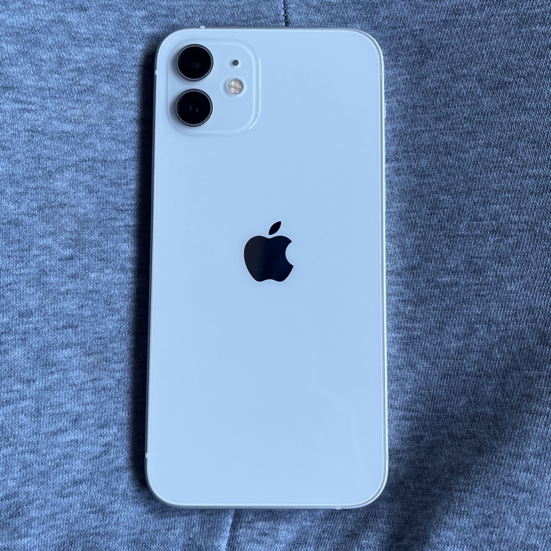 iPhone 12 128gb White (UNLOCKED)