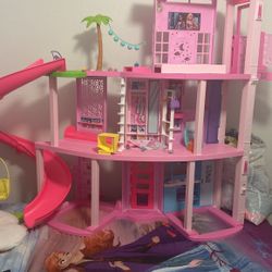 Barbie Dream House 
