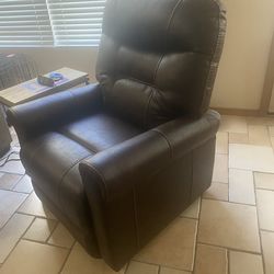 Brand new lift recliner