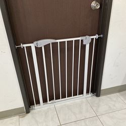 $35 (New in Box) Baby Safety Gate 30” Tall for 29-32” Wide Doorways Stairs, Walk Thru Metal Pet Dog Fence 