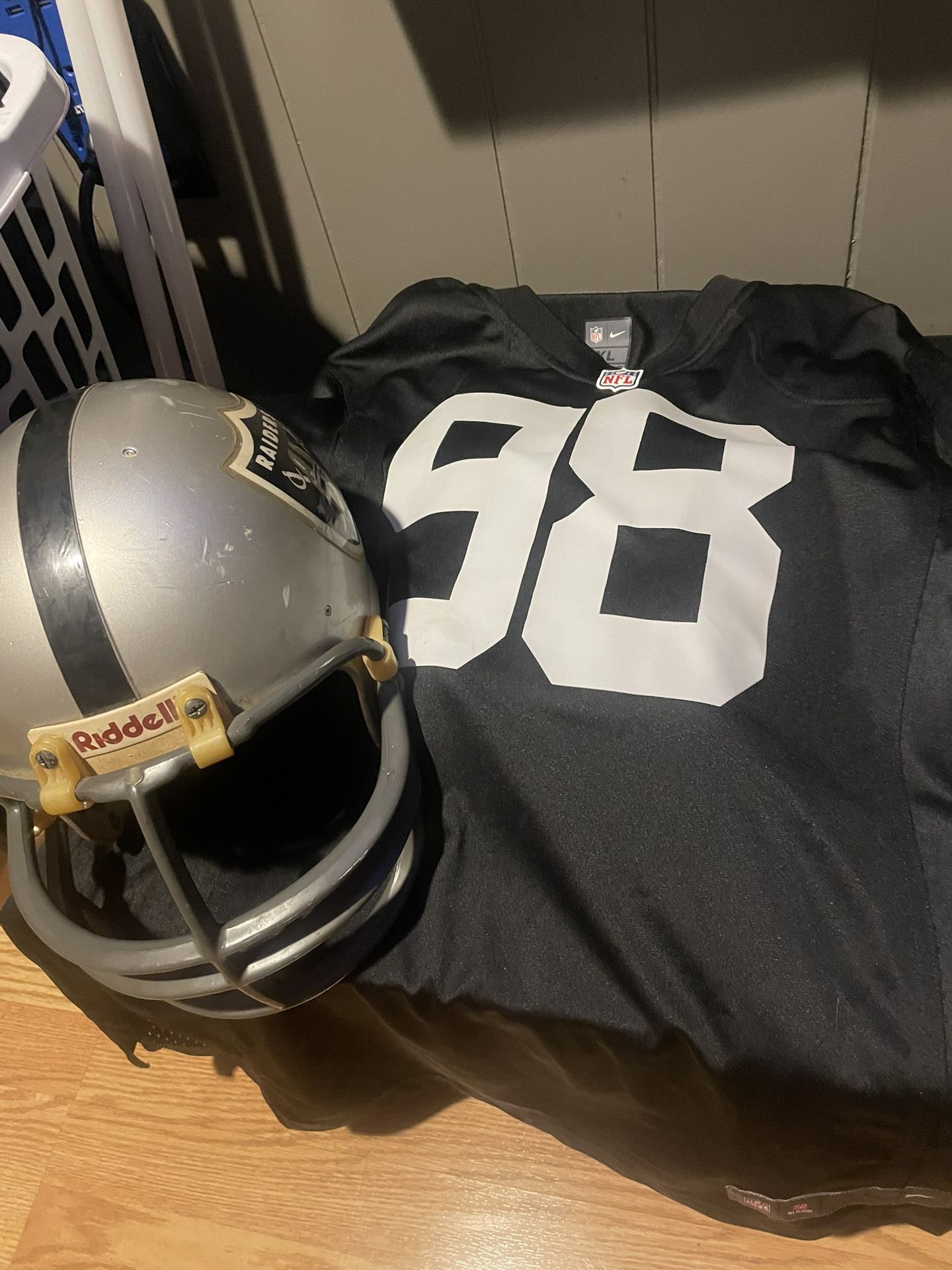 Crosby Jersey And Vintage Helmet