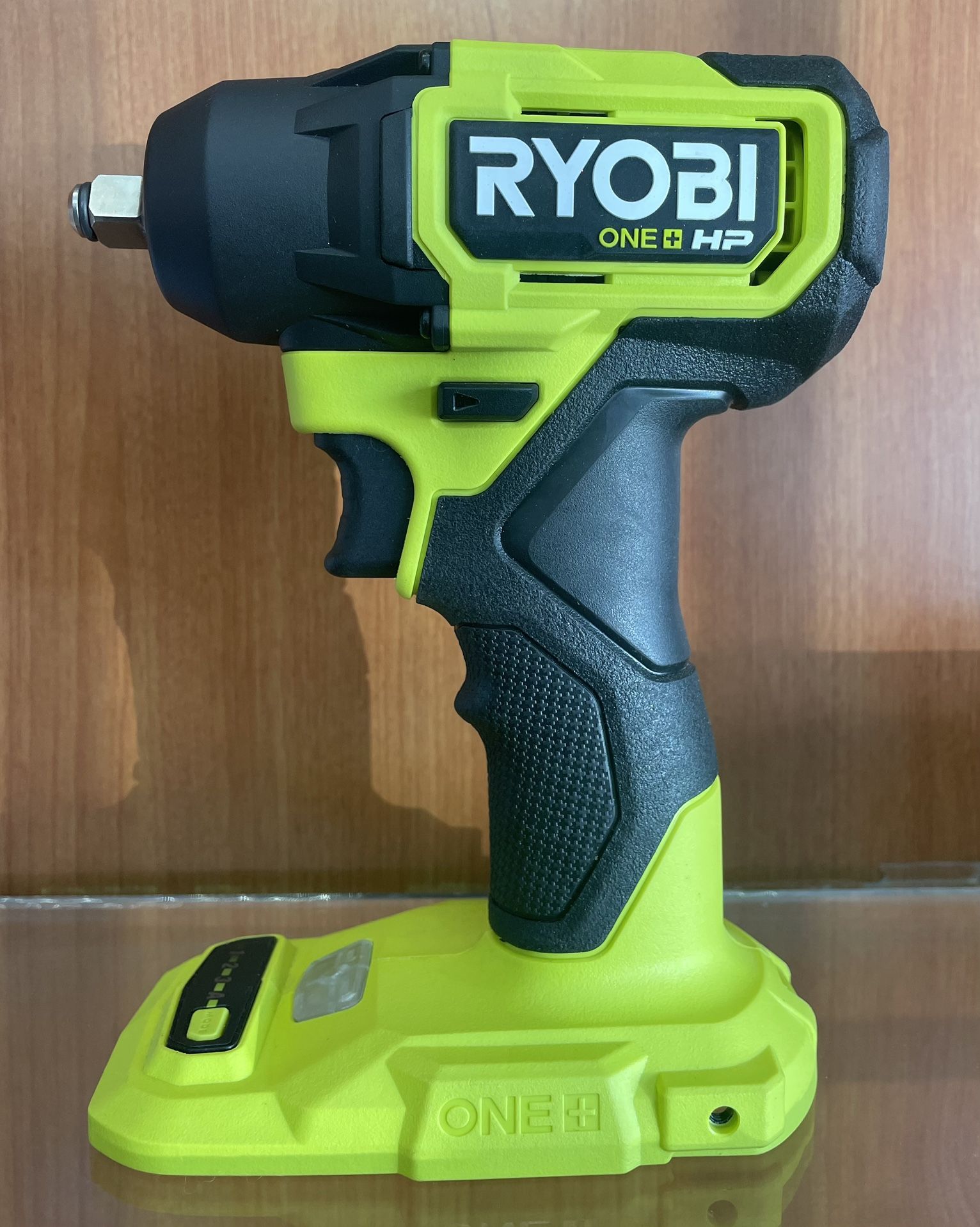 Ryobi Impact Wrench Driver PSBIW01 (Nosotros Hablamos Espanol)