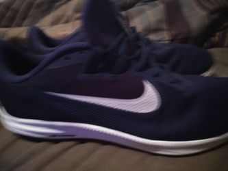 Nike running shoes SIZE 12 only worn once