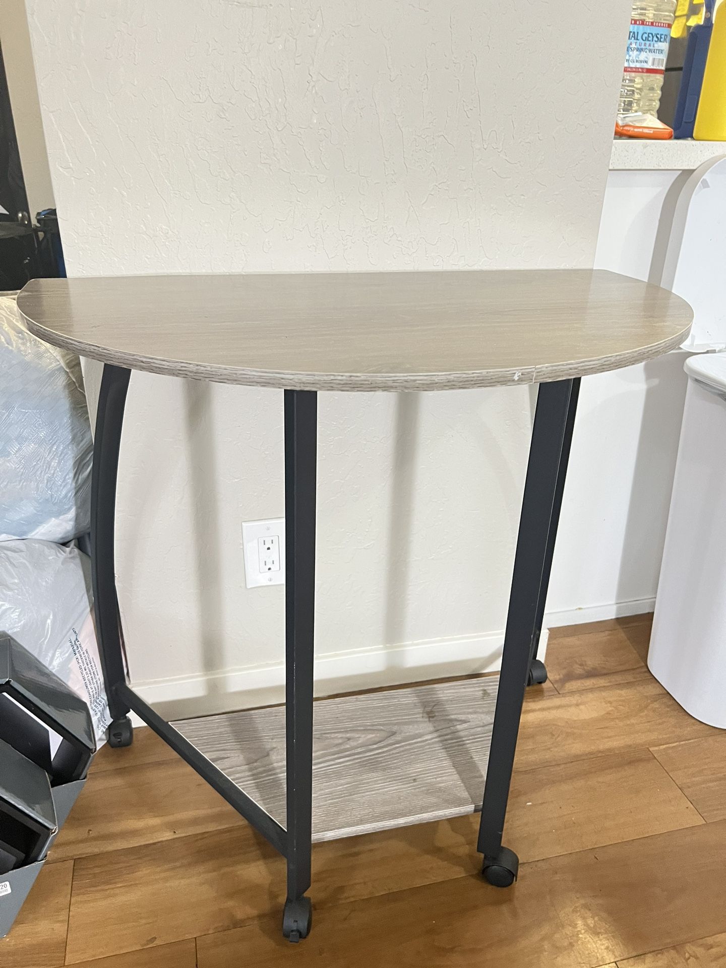 Rolling Kitchen Cart - Great Condition !