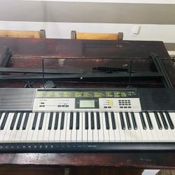 Casio LK 135 Electric Keyboard W/stand 