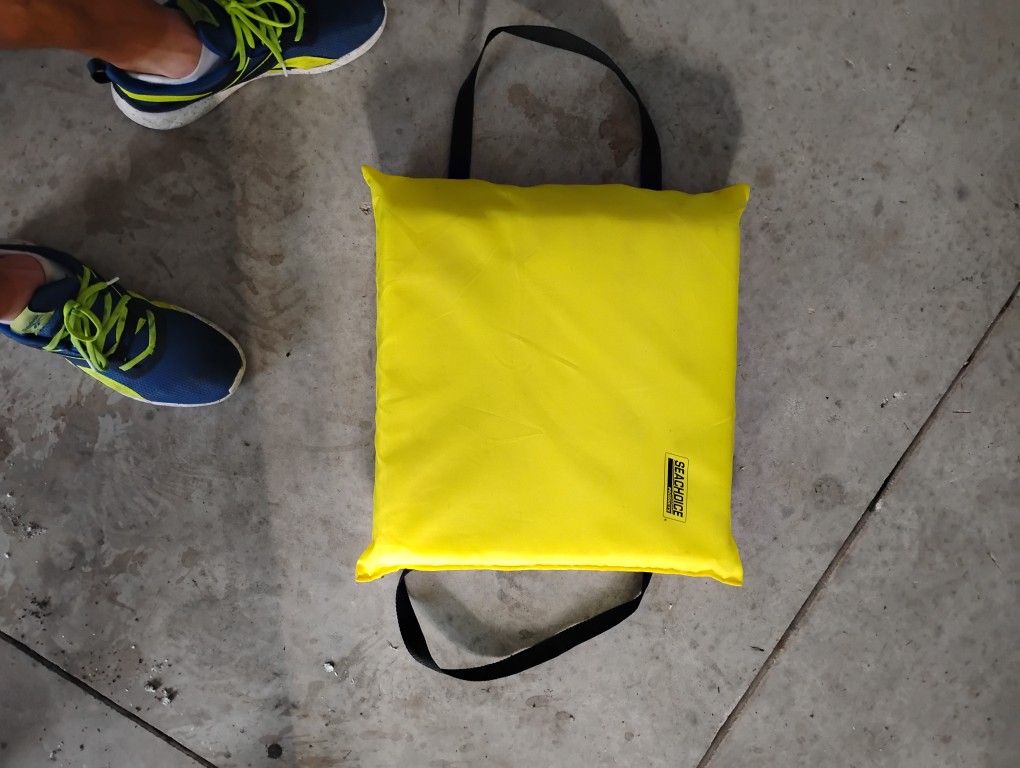 Throwable Floatation Device