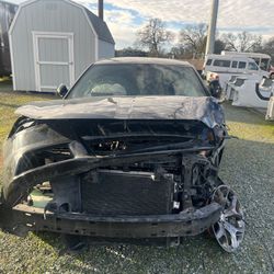 2015 dodge charger 5.7L HEMI. (Only parts——-Solo partes)