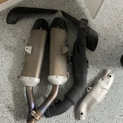 Stock 07-08 R1 Exhaust