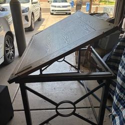 Liftable Table 