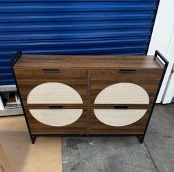 Shoe cabinet
