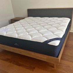 🛏️ KING hybrid Memory Foam Mattress - Like New 