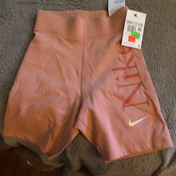 Xs women’s Nike shorts-new