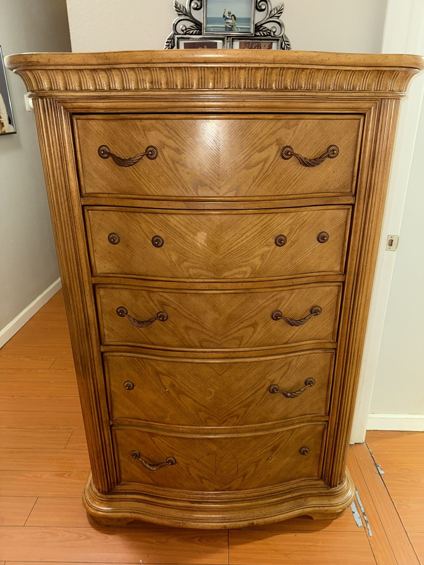 Dresser