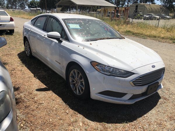 2017 Ford Fusion Hybrid Wrecked Runs And Drives But Needs Repair 2017 Ford Fusion Hybrid Wrecked Runs And Drives But Needs Repair Airbags Deployed
