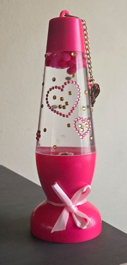 GIRL LAVA LAMP (TWIRLS INSIDE AND LIGHTS UP)