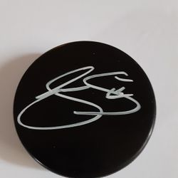 Joe Sakic signed Puck With Certificate.