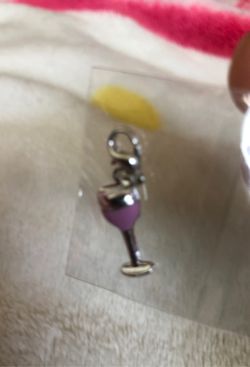 Charm bracelet wine glass
