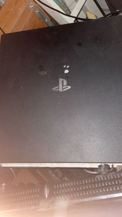 PS4 2 controller console has madden ufc and 2k already on it